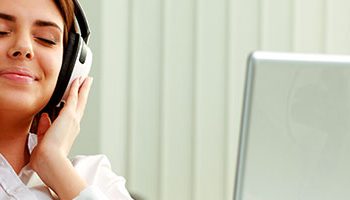 Música pode melhorar o rendimento do profissional de Direito