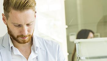Por que o aviltamento prejudica a correspondência jurídica?